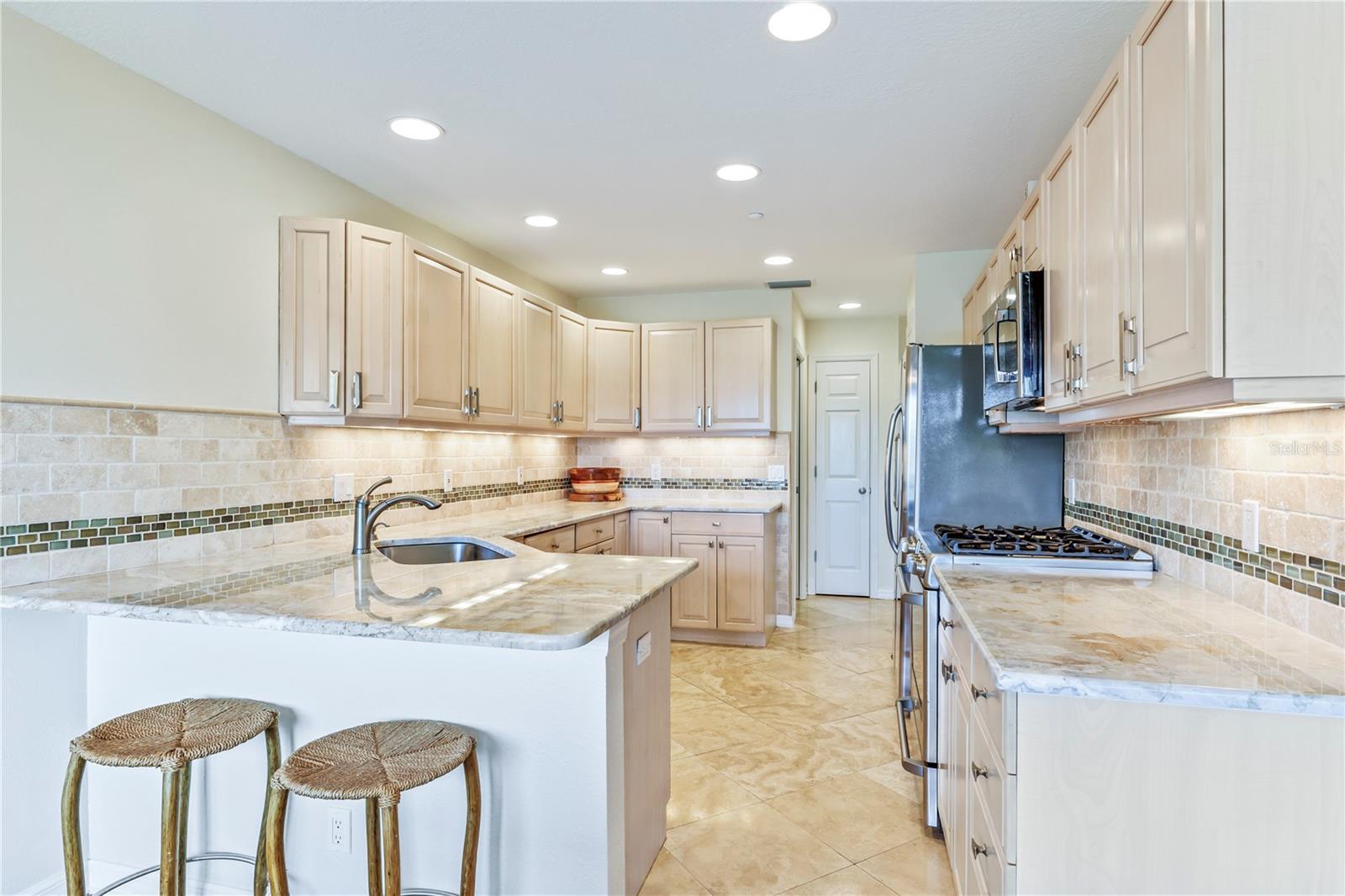 Image 9 of 36 For 776 Beach View Drive