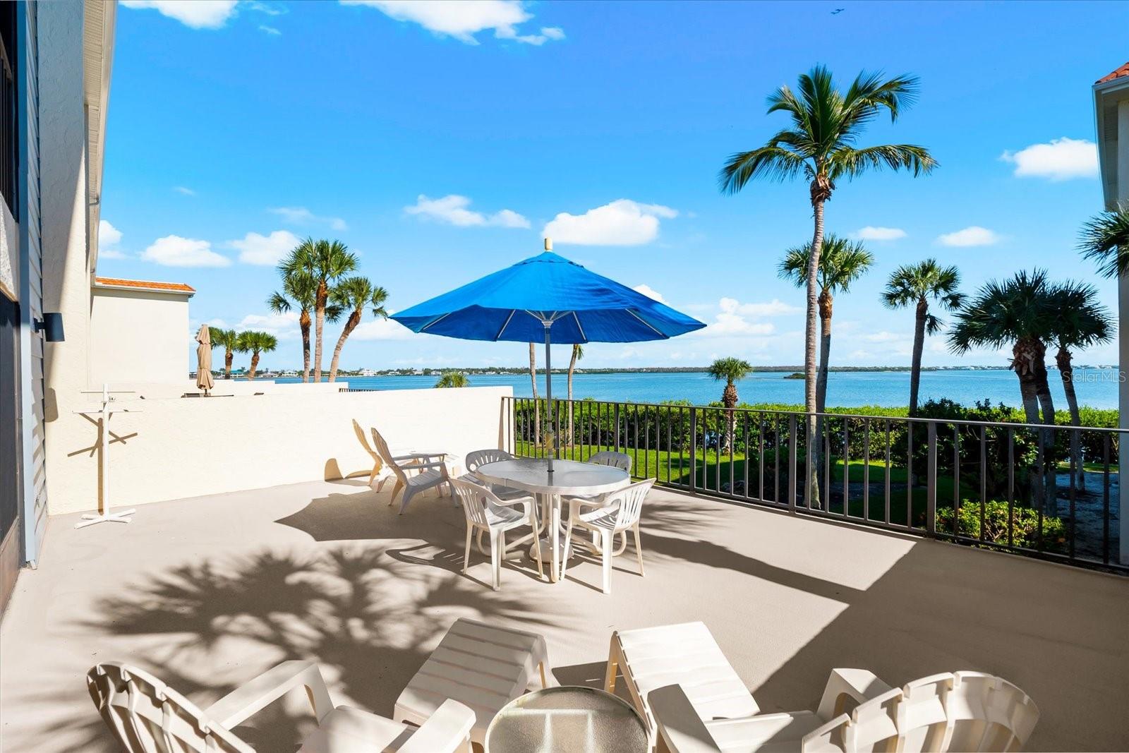 Image 27 of 41 For 1551 Beach Road 207