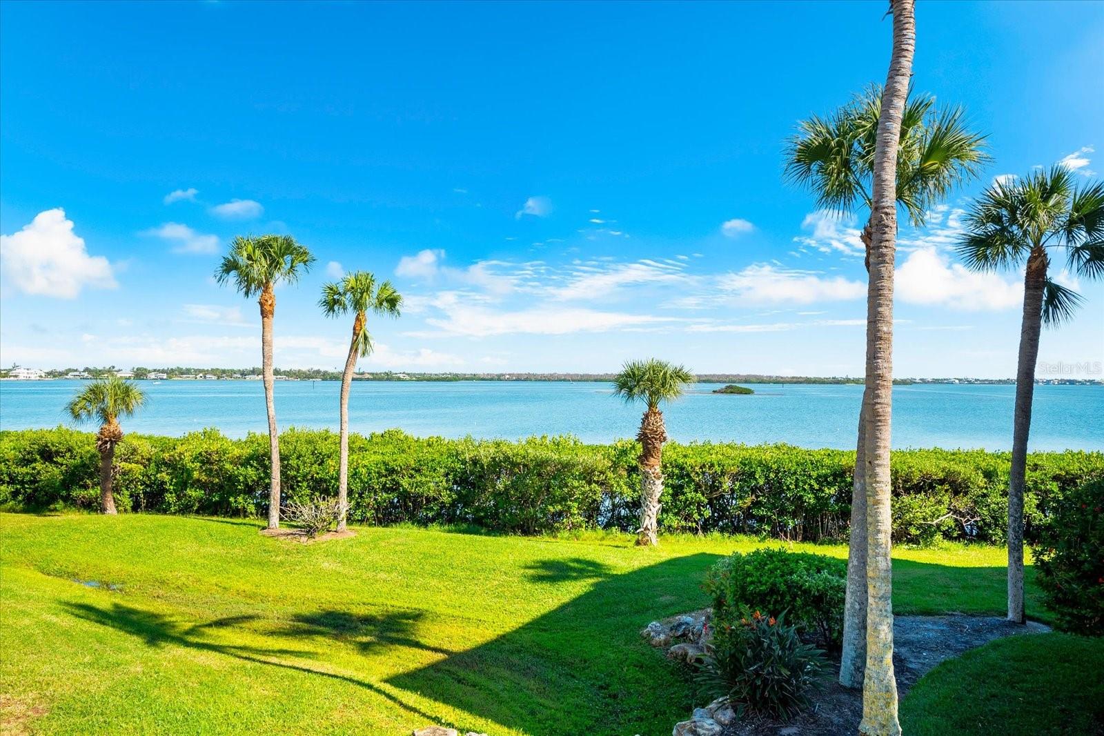 Image 30 of 41 For 1551 Beach Road 207