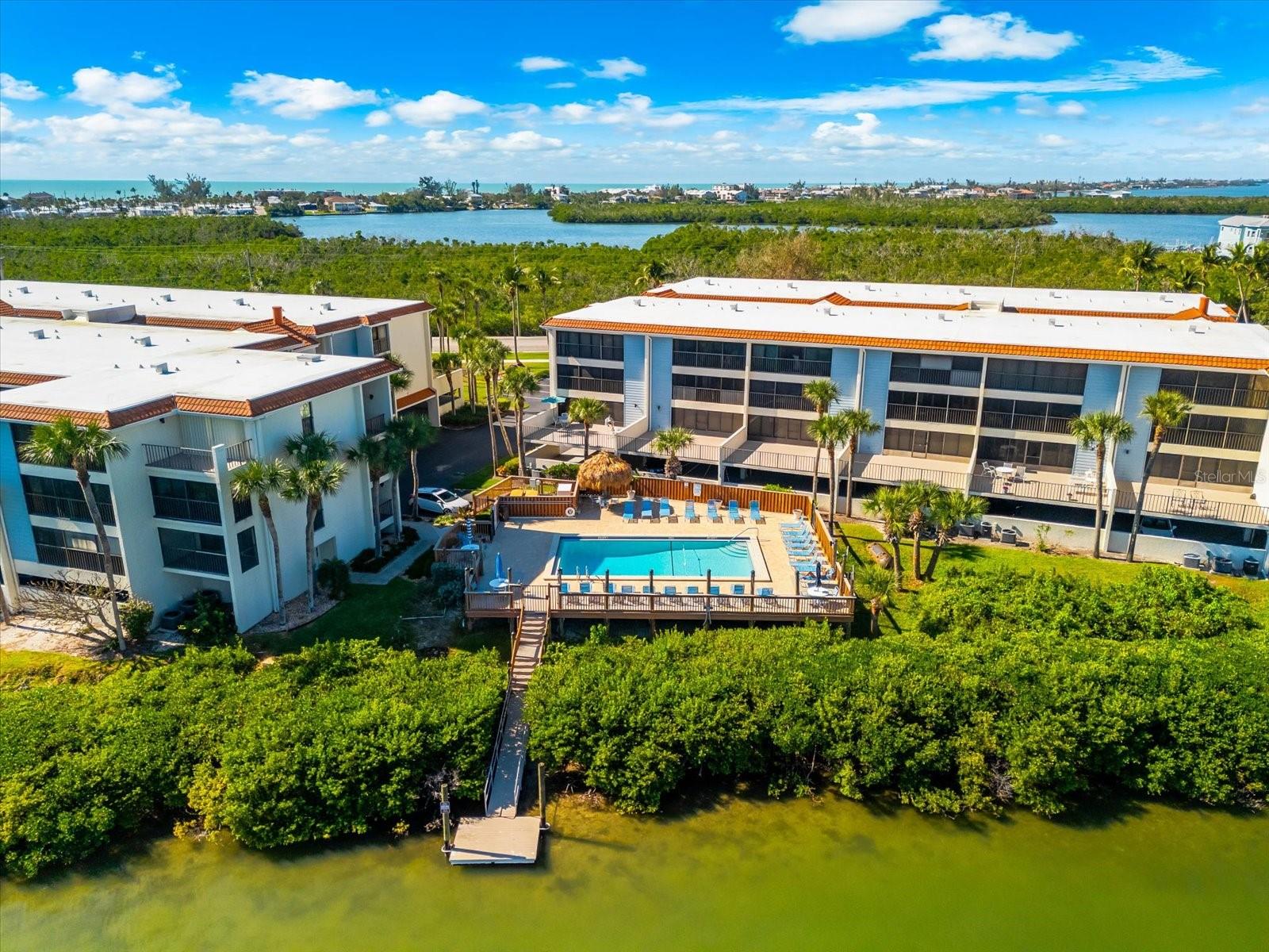 Image 36 of 41 For 1551 Beach Road 207