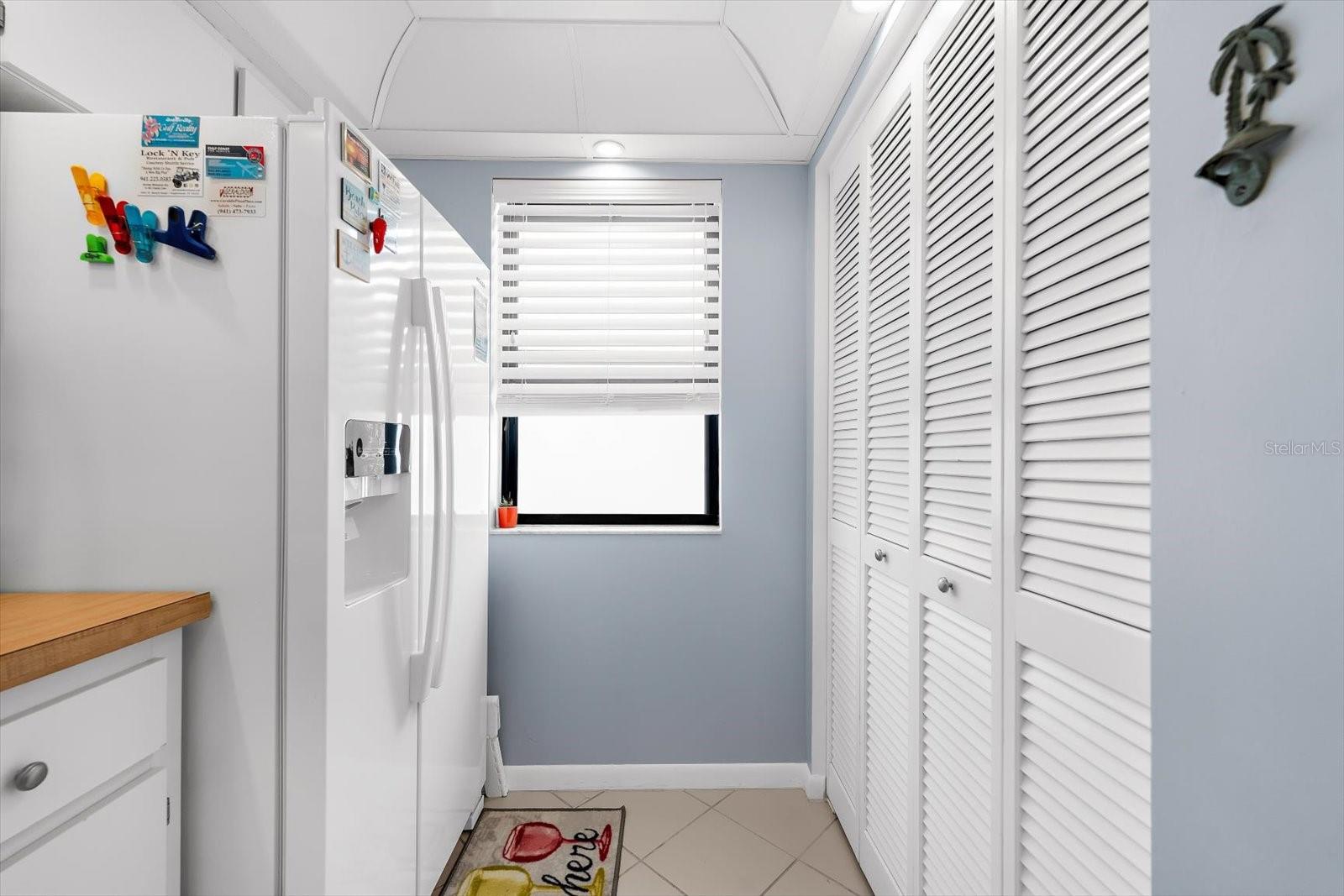 Image 6 of 41 For 1551 Beach Road 207