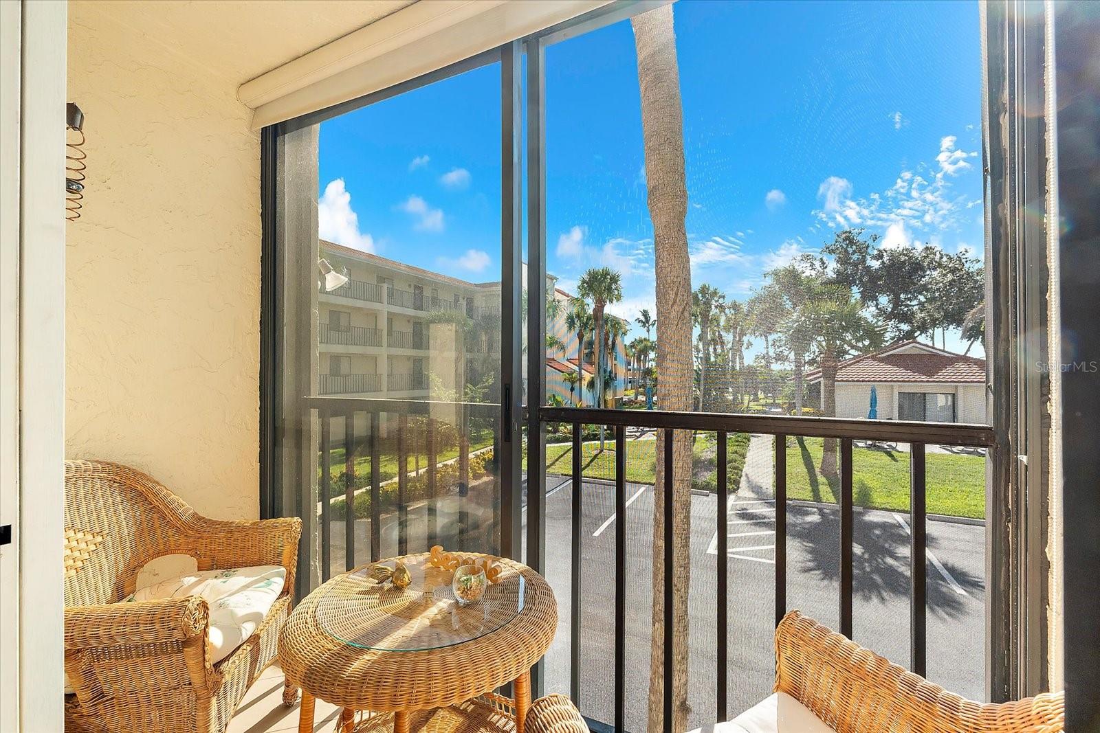 Image 8 of 41 For 1551 Beach Road 207