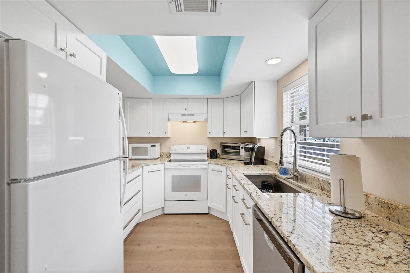 Image 17 of 55 For 1531 Placida Road 4-102