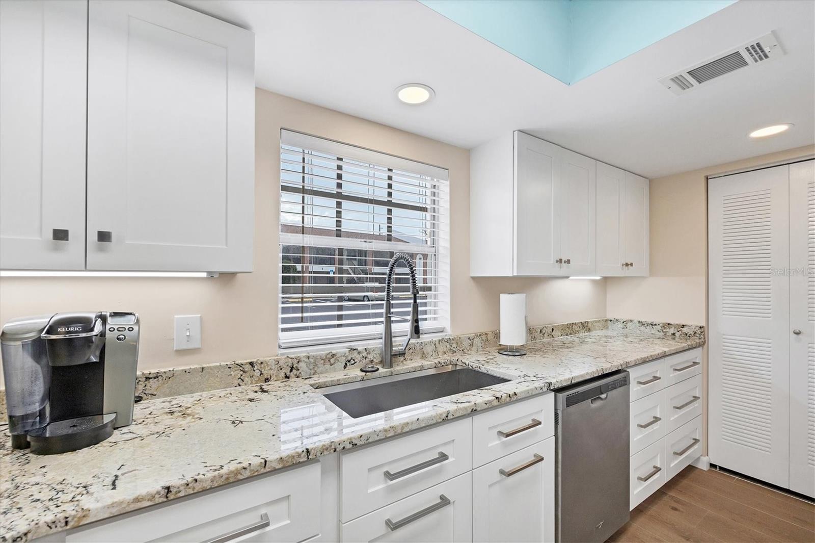 Image 20 of 55 For 1531 Placida Road 4-102