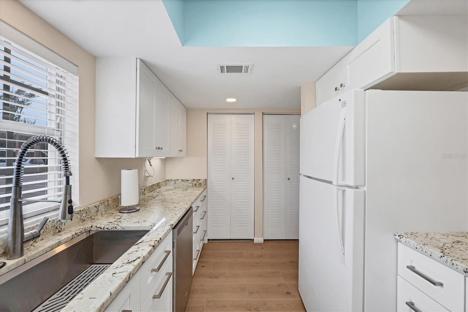 Image 21 of 55 For 1531 Placida Road 4-102