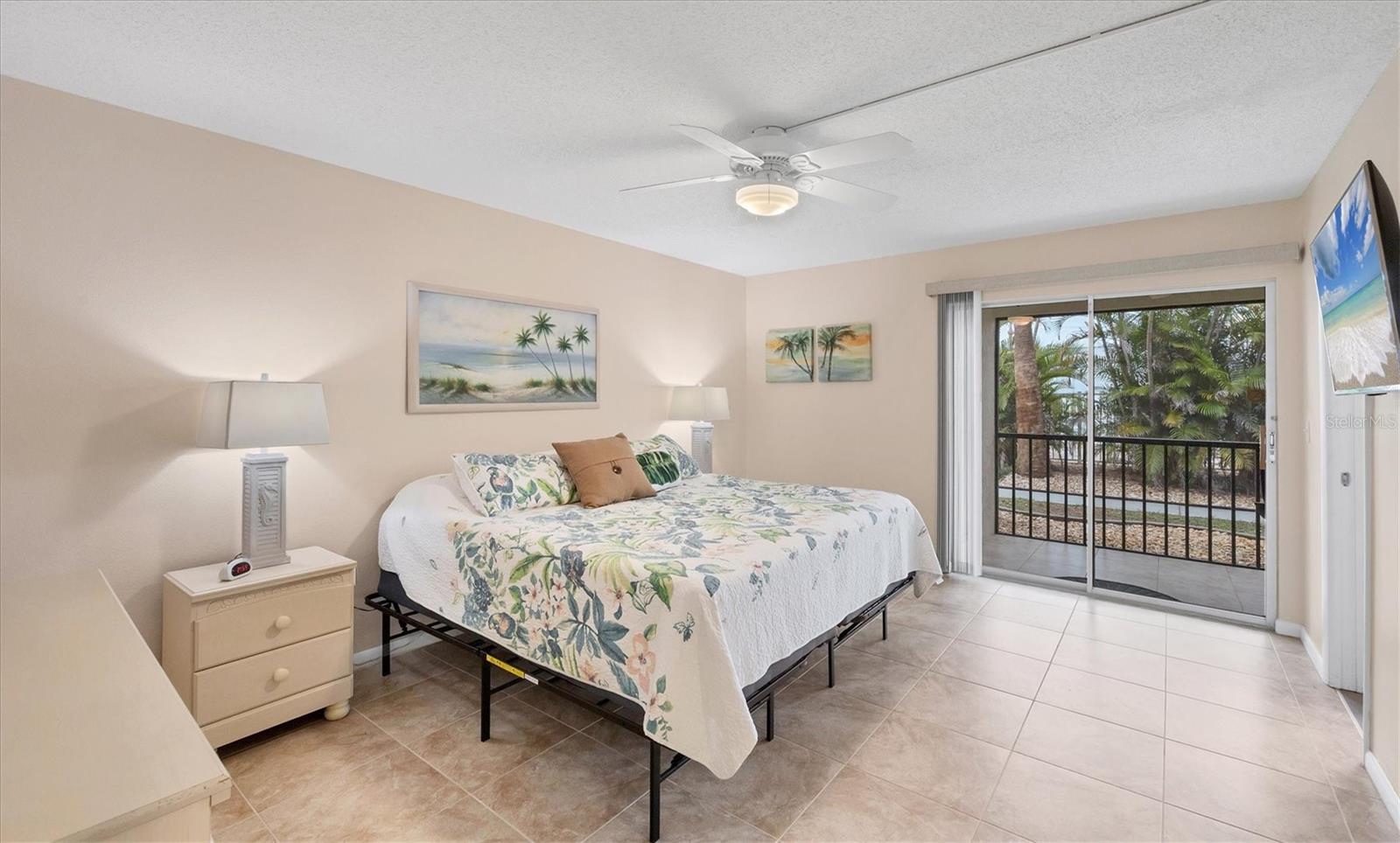 Image 23 of 55 For 1531 Placida Road 4-102