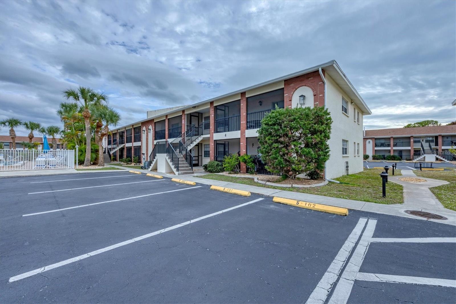 Image 5 of 55 For 1531 Placida Road 4-102