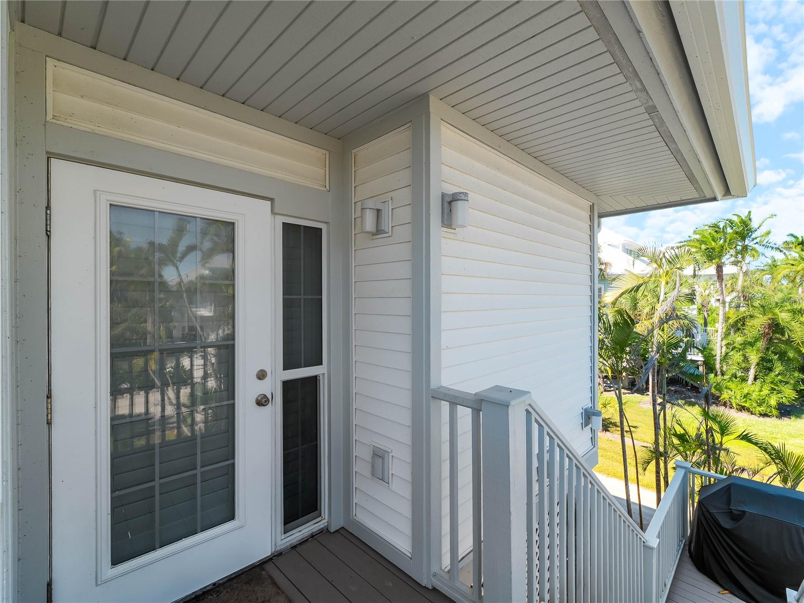 Image 28 of 59 For 7104 Palm Island Drive Le38