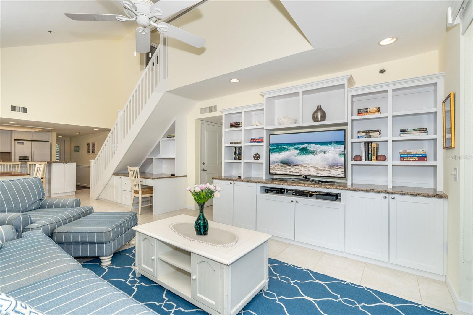 Image 36 of 59 For 7104 Palm Island Drive Le38