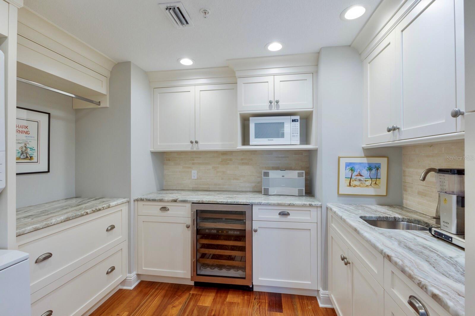 Image 10 of 74 For 801 Harborshore Drive 3