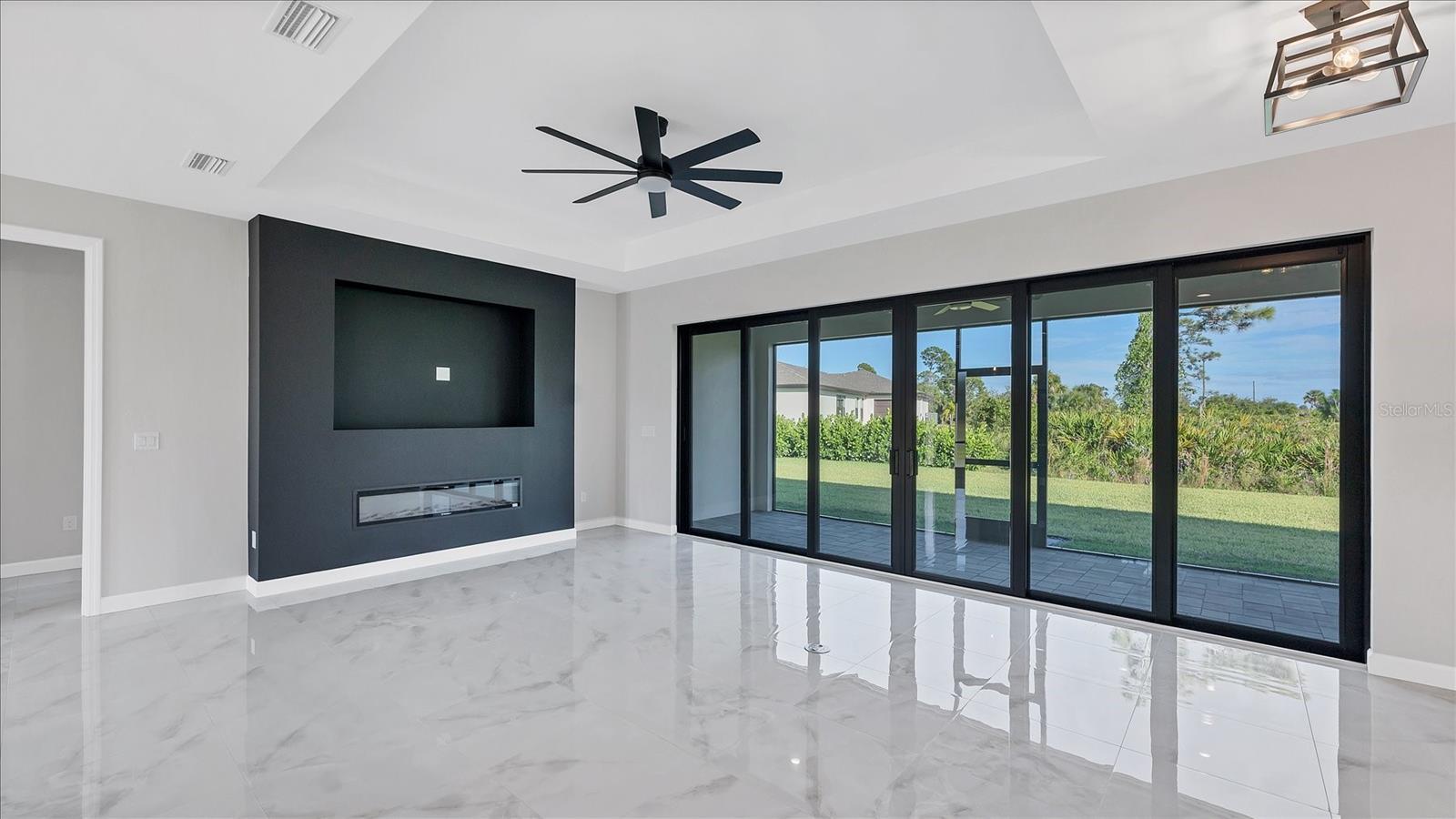 Image 4 of 30 For 242 Brig Circle W