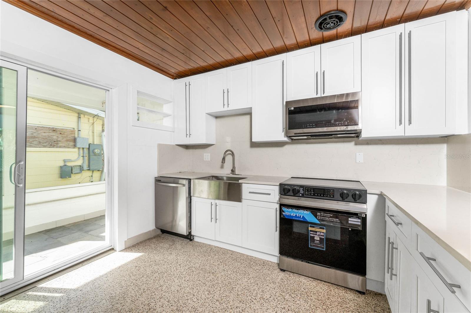 Image 10 of 68 For 1600 Gulf Boulevard