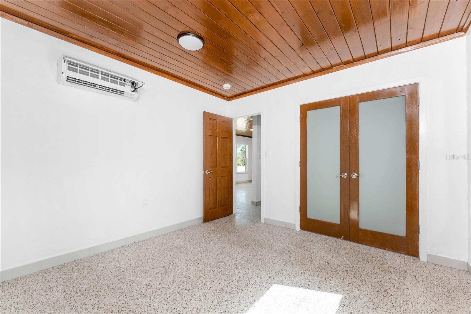 Image 23 of 68 For 1600 Gulf Boulevard