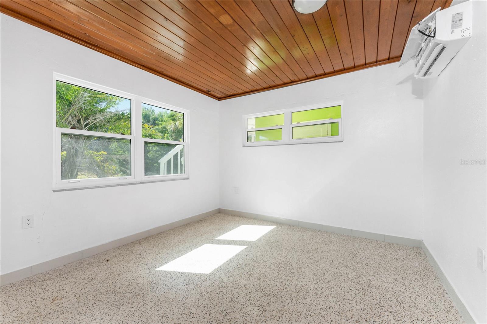 Image 24 of 68 For 1600 Gulf Boulevard