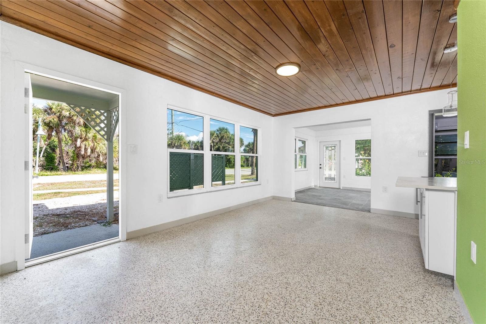 Image 3 of 68 For 1600 Gulf Boulevard