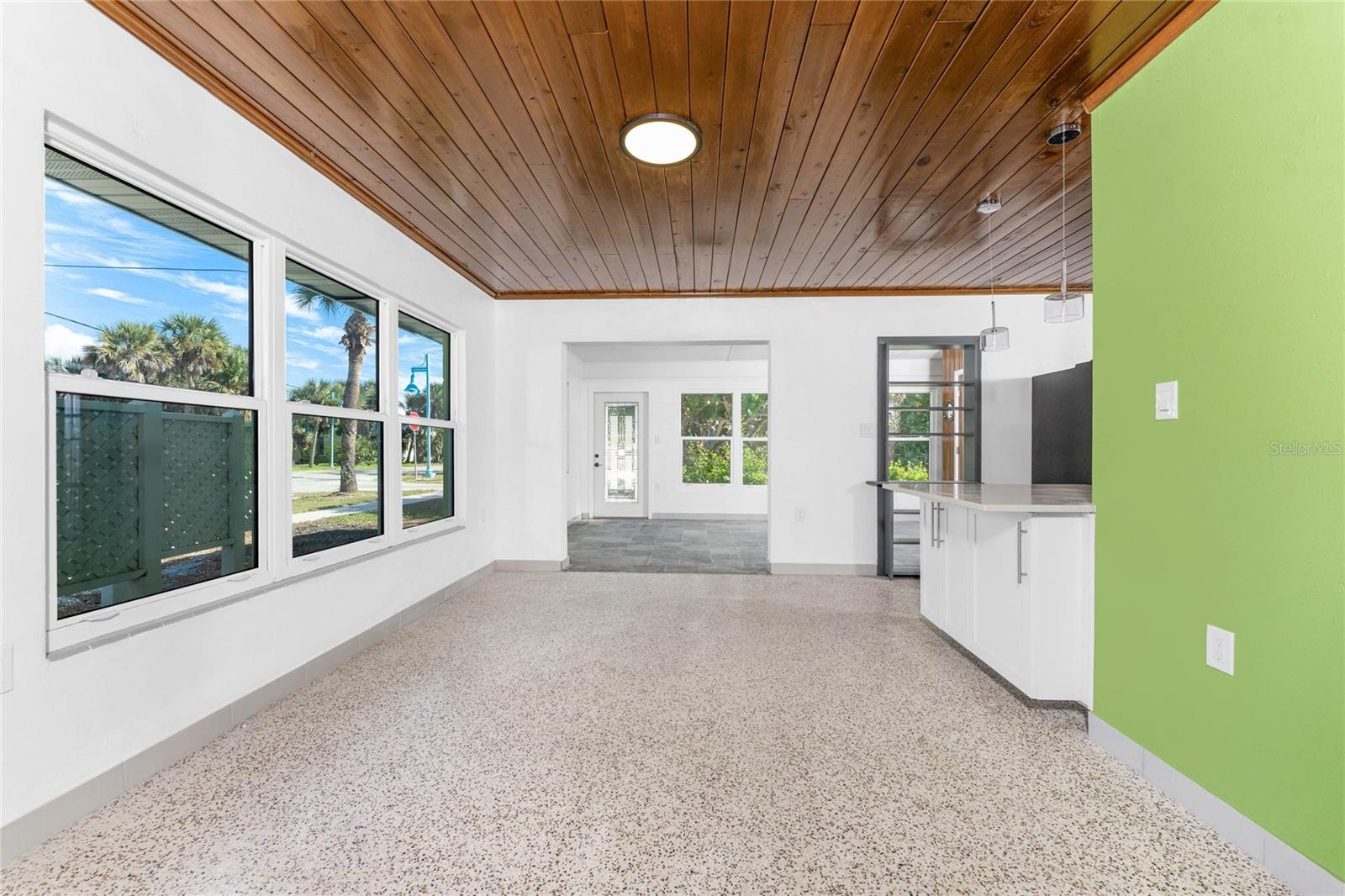 Image 4 of 68 For 1600 Gulf Boulevard