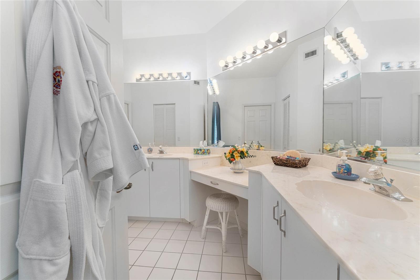 Image 29 of 67 For 14016 Willow Glen Court 112