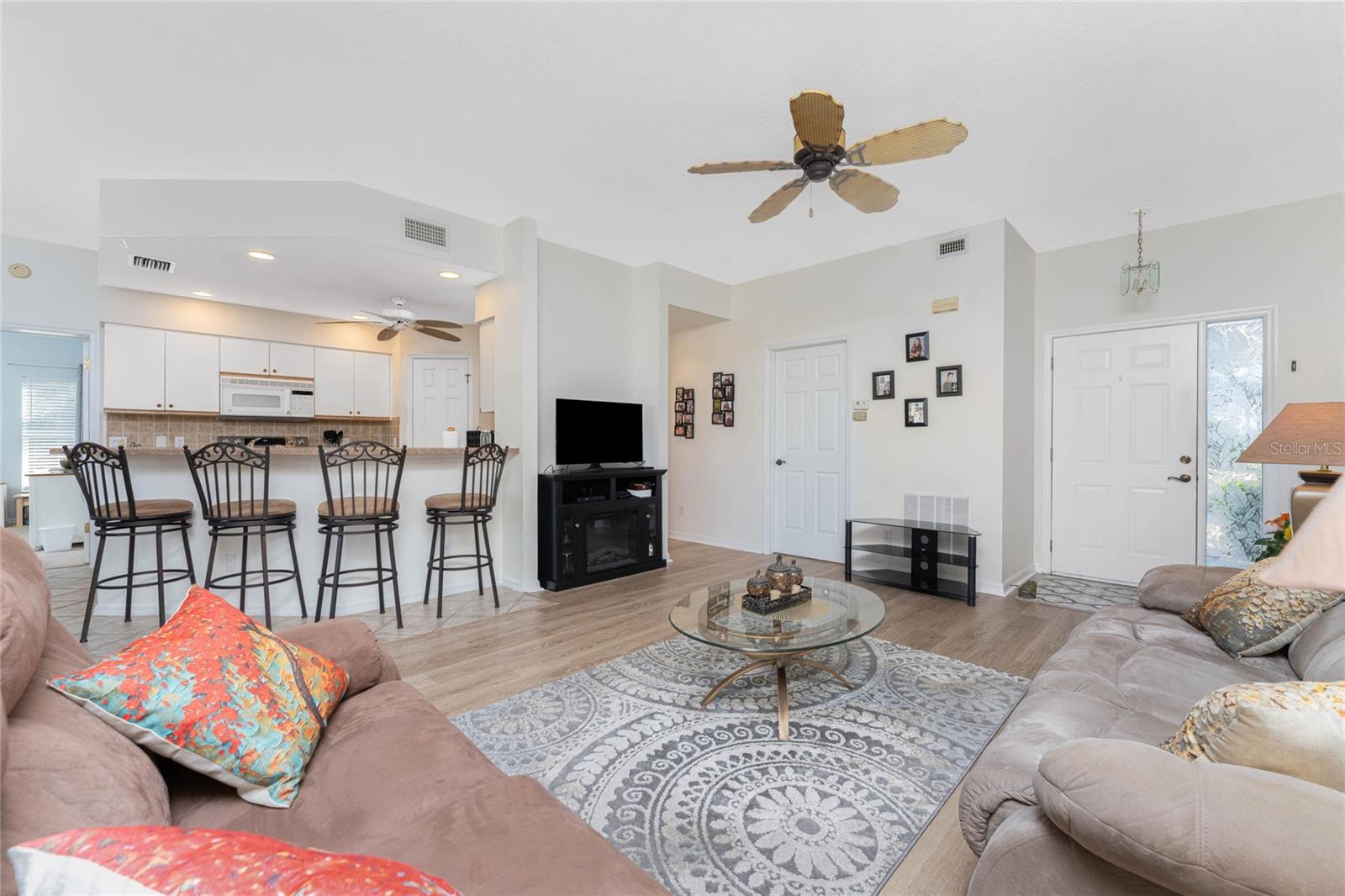 Image 6 of 67 For 14016 Willow Glen Court 112