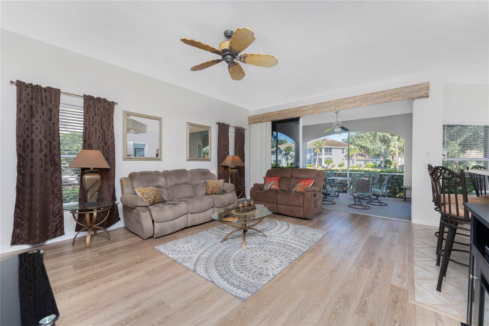 Image 8 of 67 For 14016 Willow Glen Court 112