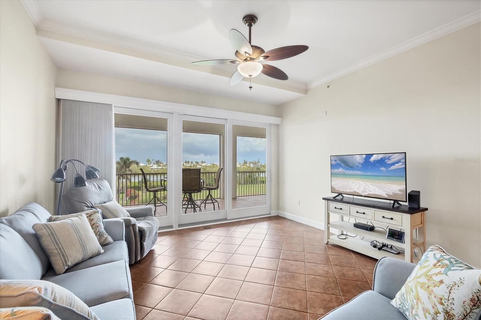 Image 12 of 49 For 11200 Hacienda Del Mar  B-305