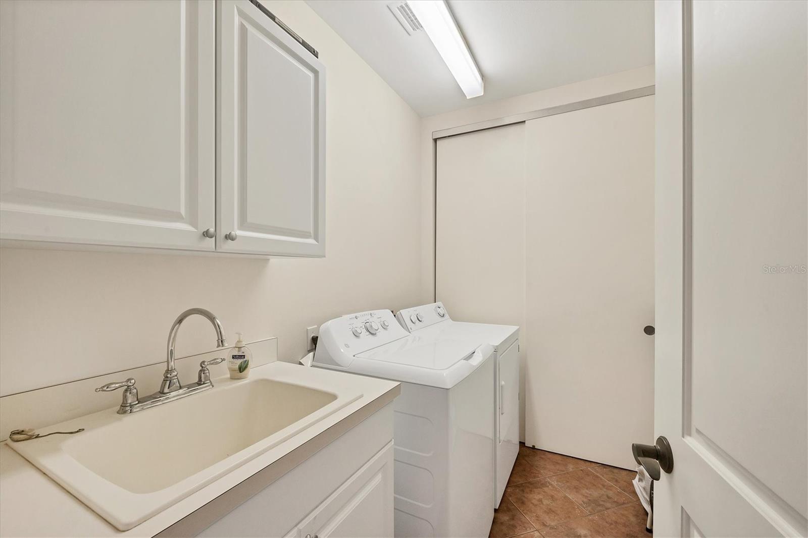 Image 26 of 49 For 11200 Hacienda Del Mar  B-305