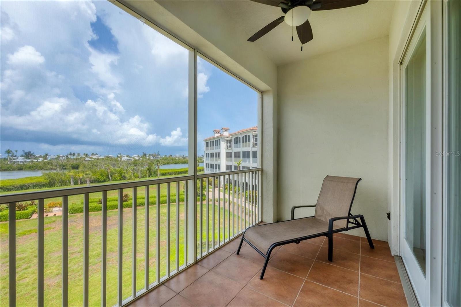 Image 29 of 49 For 11200 Hacienda Del Mar  B-305