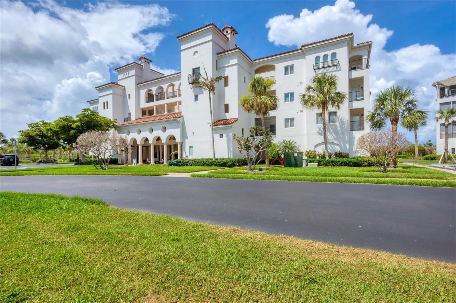 Image 7 of 49 For 11200 Hacienda Del Mar  B-305