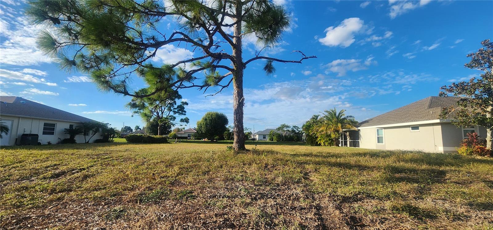 Image 13 of 32 For 437 Rotonda Circle