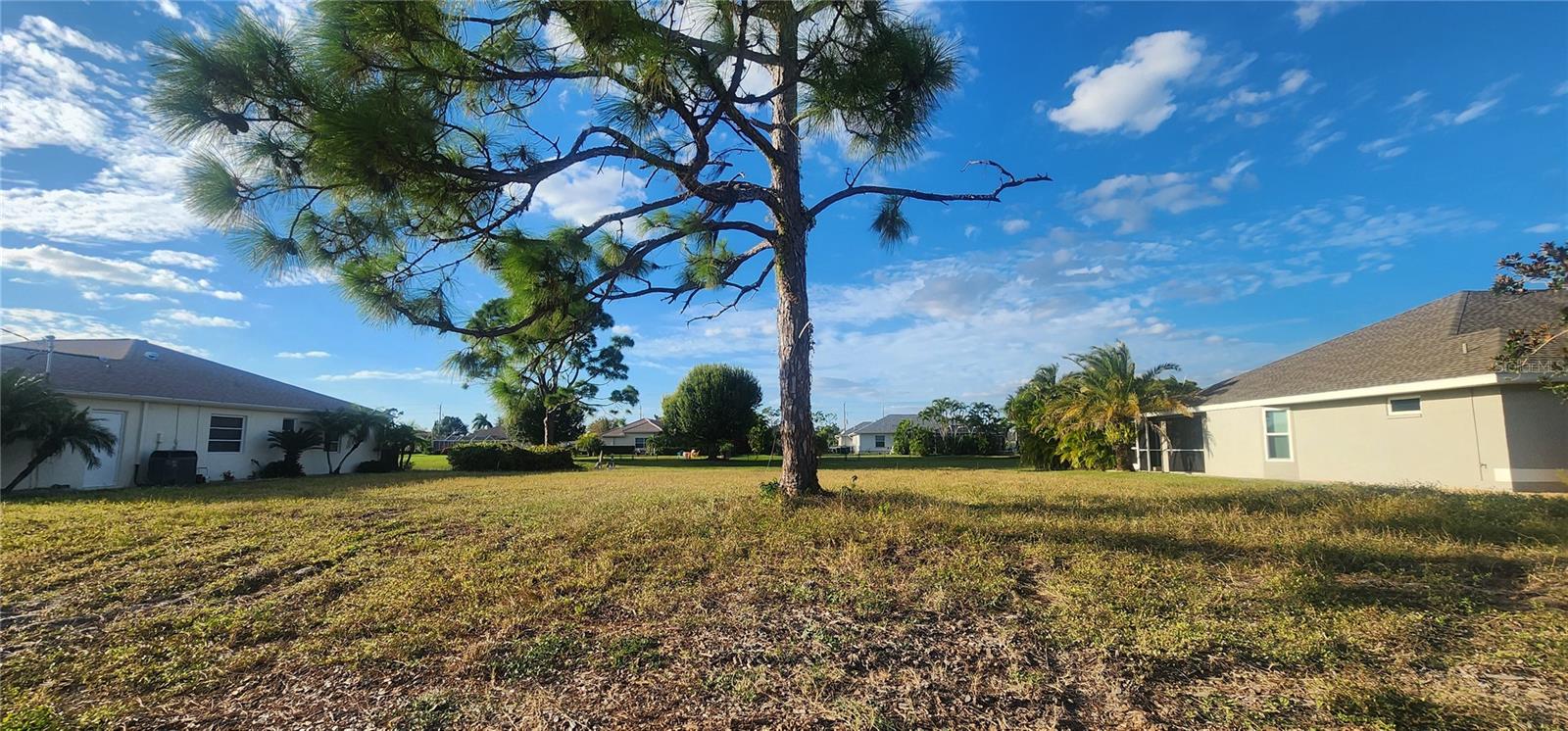 Image 16 of 32 For 437 Rotonda Circle