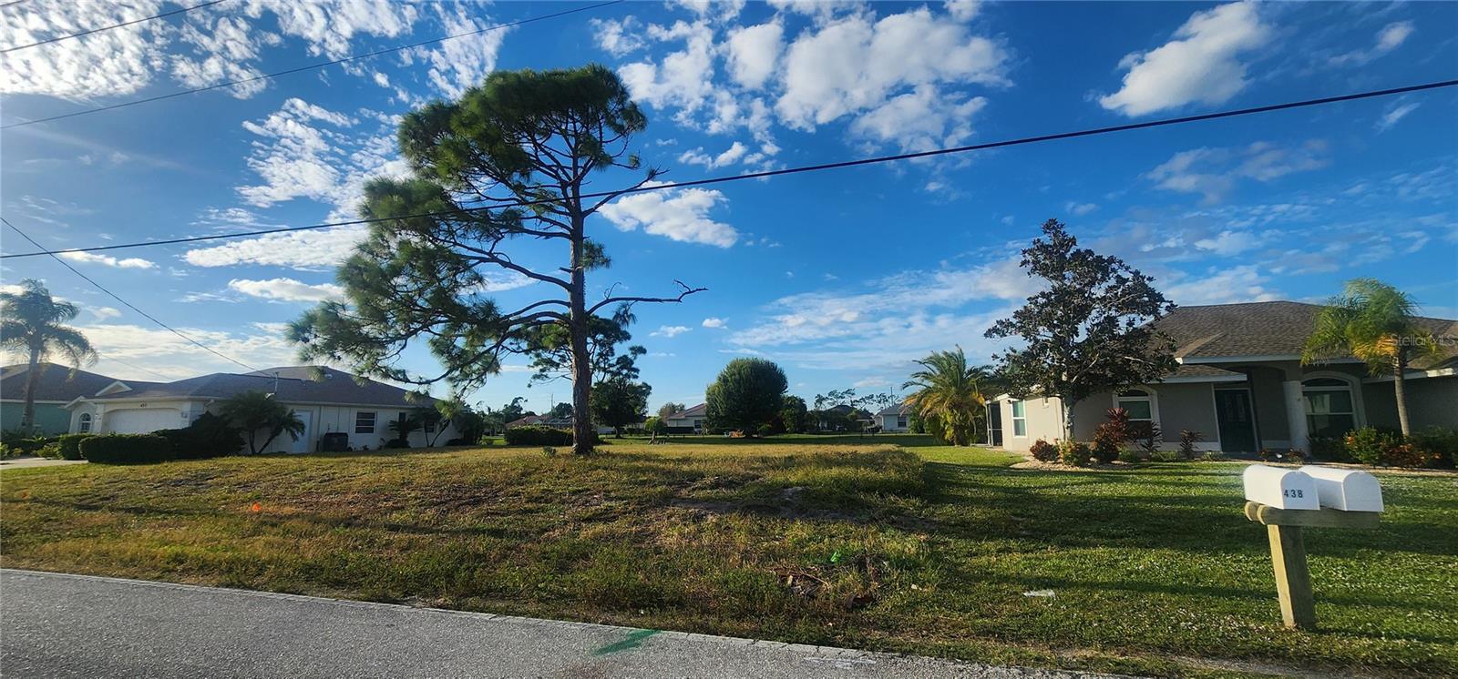 Image 18 of 32 For 437 Rotonda Circle