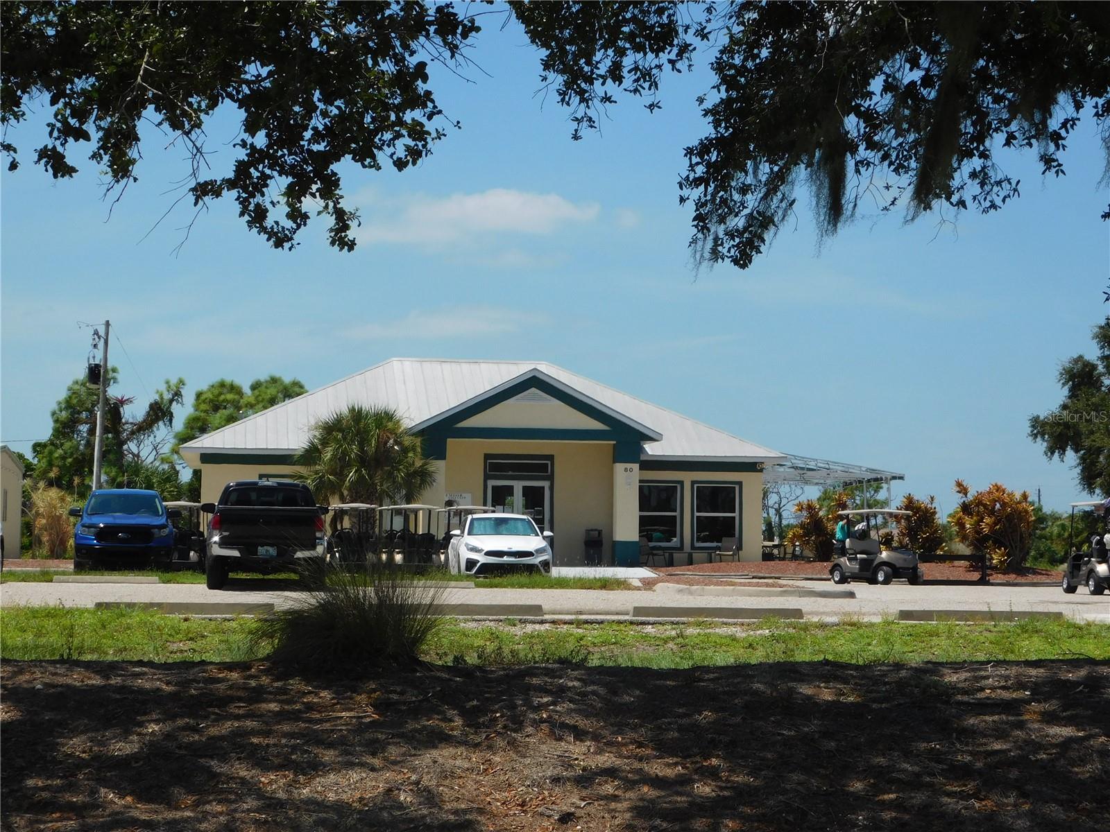 Image 22 of 32 For 437 Rotonda Circle