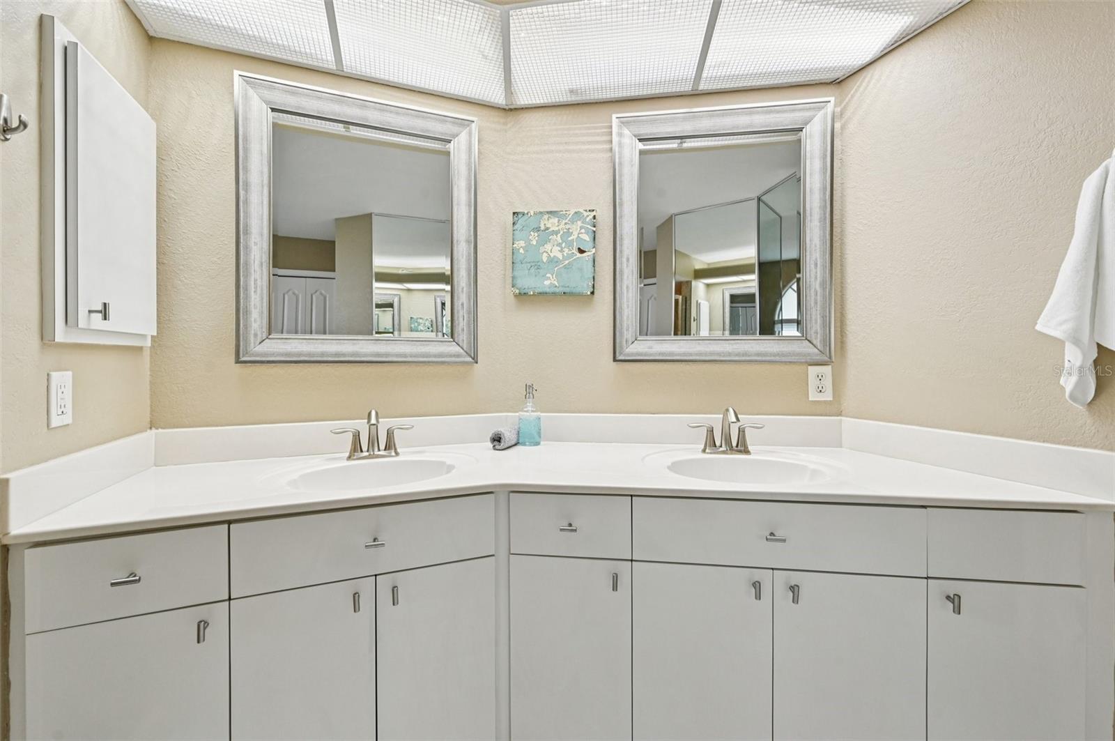 Image 34 of 67 For 13 Clubhouse Road