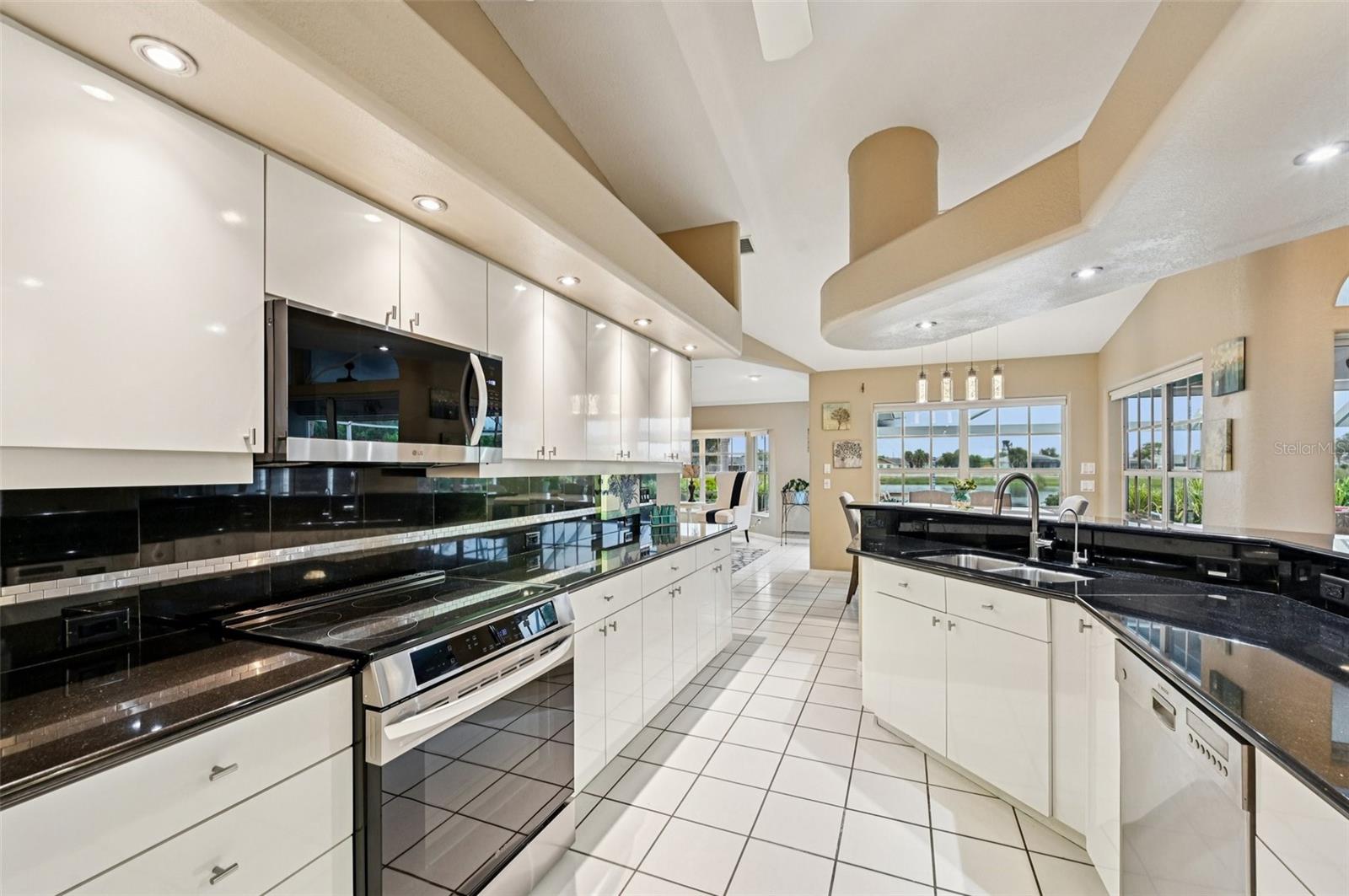 Image 6 of 67 For 13 Clubhouse Road