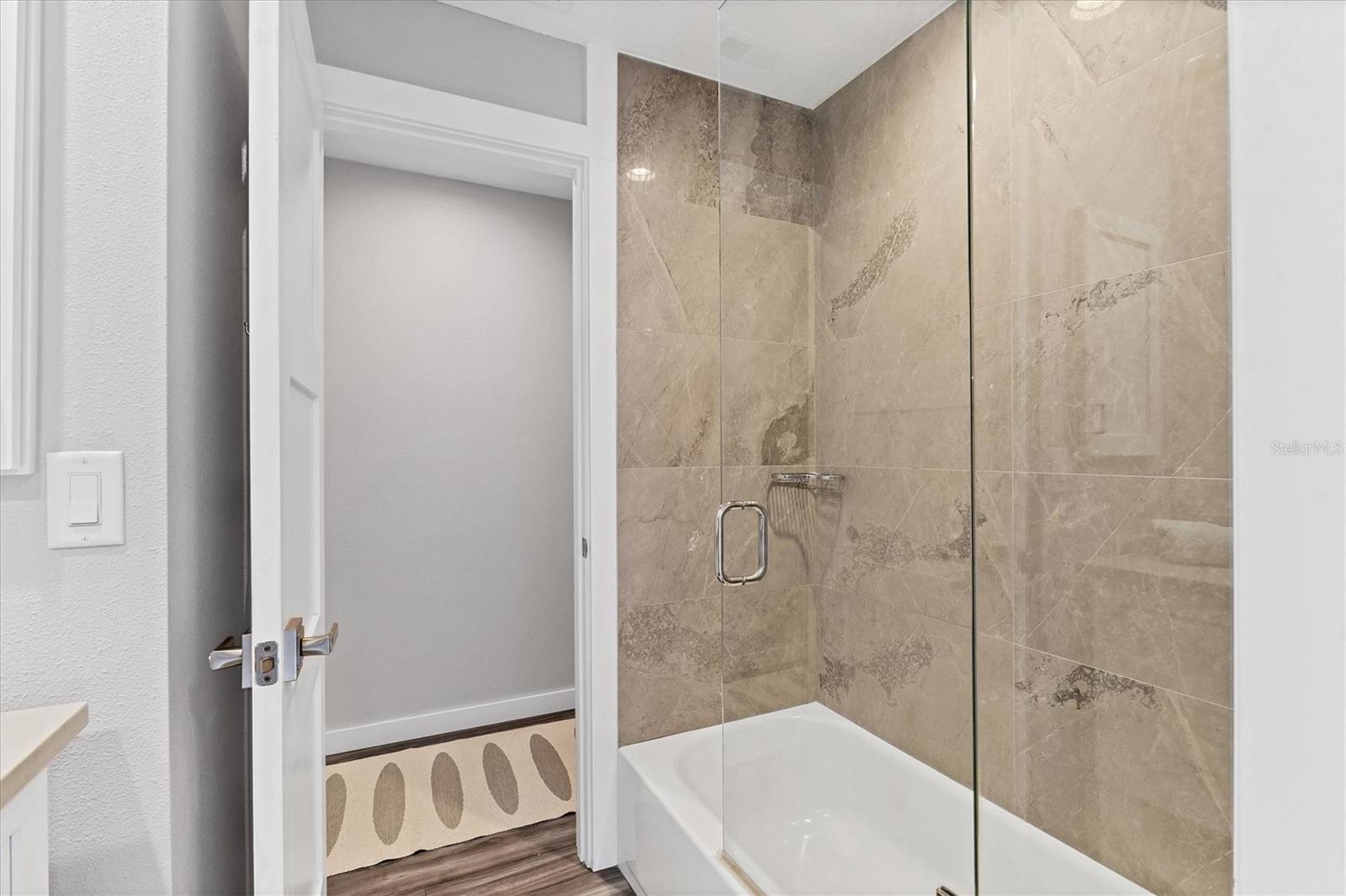 Image 32 of 77 For 1486 Landview Lane