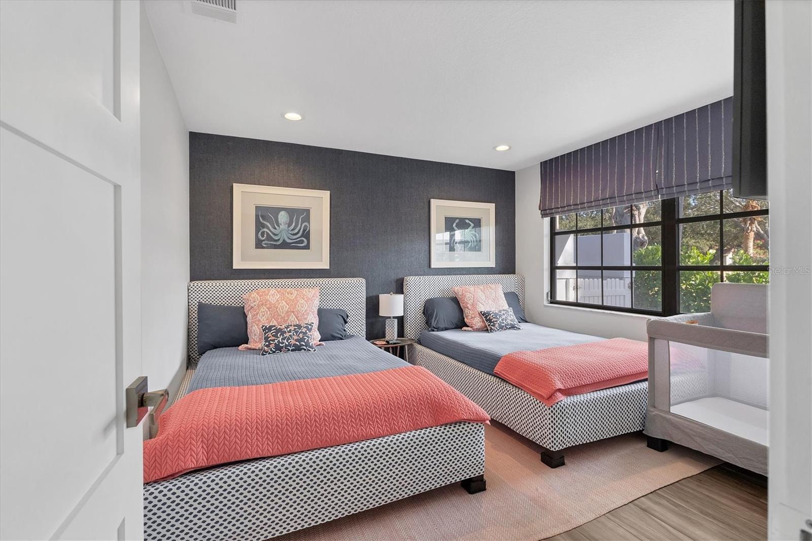 Image 33 of 77 For 1486 Landview Lane