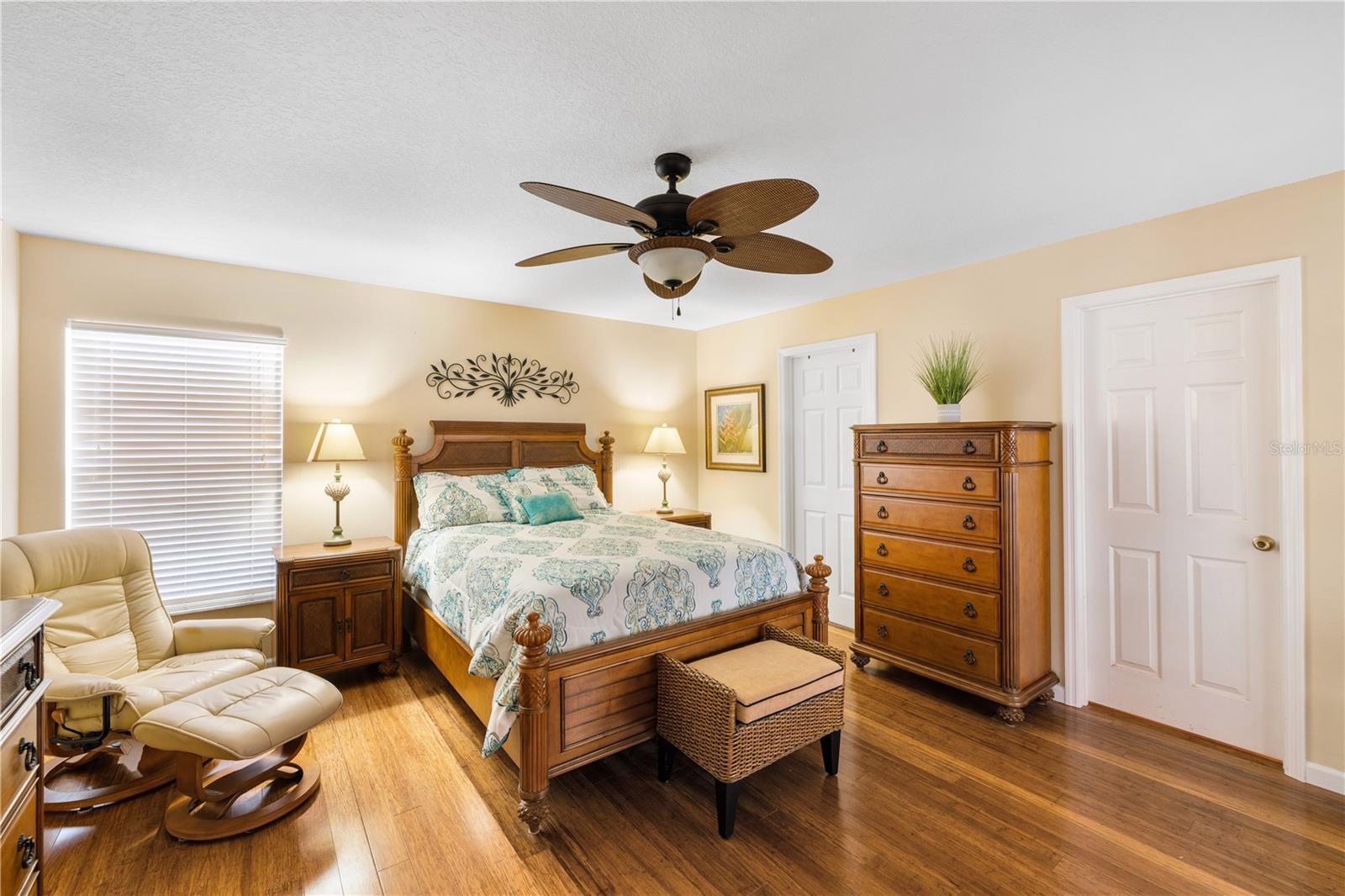 Image 20 of 39 For 324 Falling Waters Lane 164