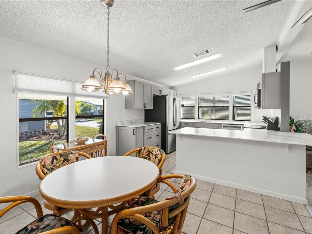 Image 10 of 46 For 809 Manchester Court