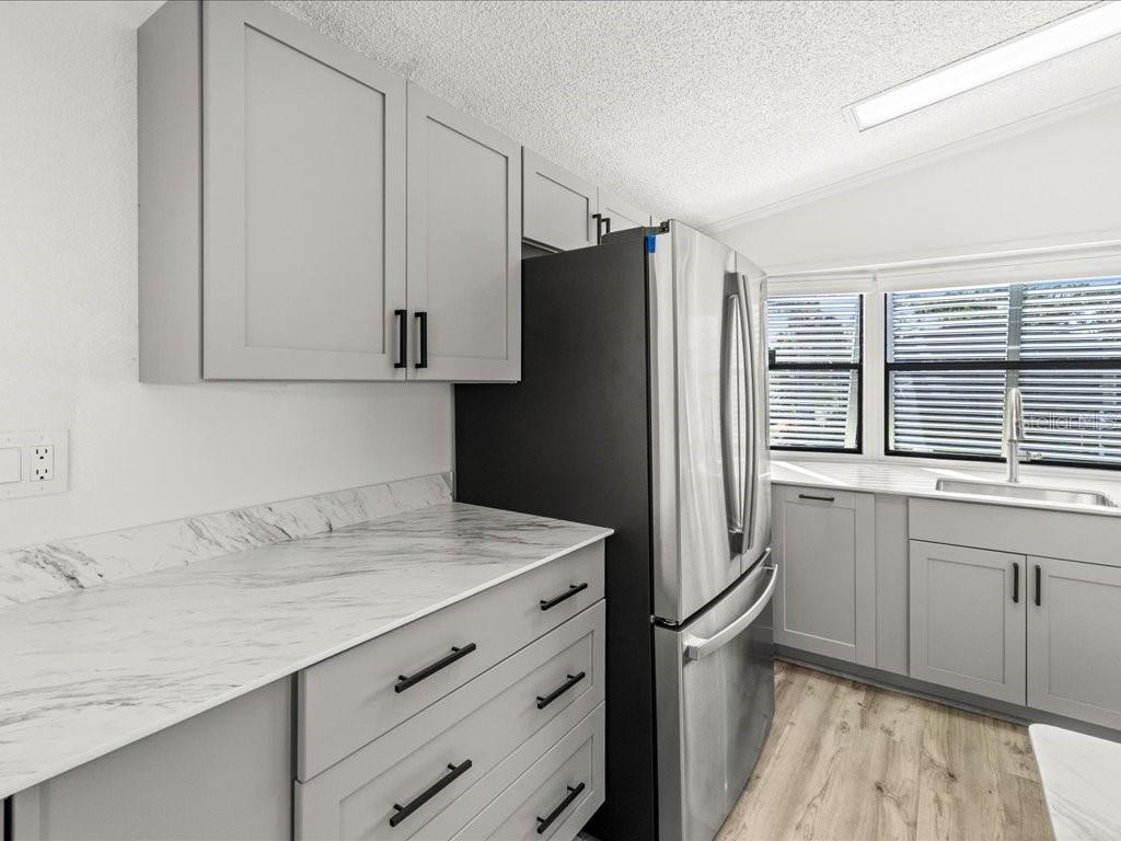 Image 12 of 46 For 809 Manchester Court