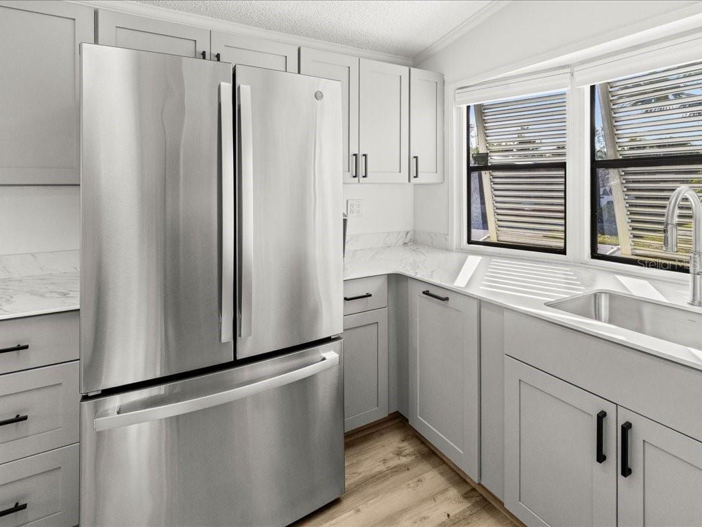 Image 13 of 46 For 809 Manchester Court