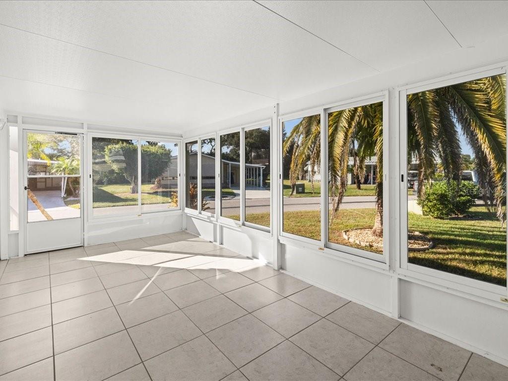 Image 16 of 46 For 809 Manchester Court