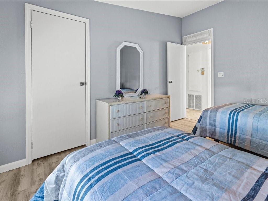 Image 23 of 46 For 809 Manchester Court