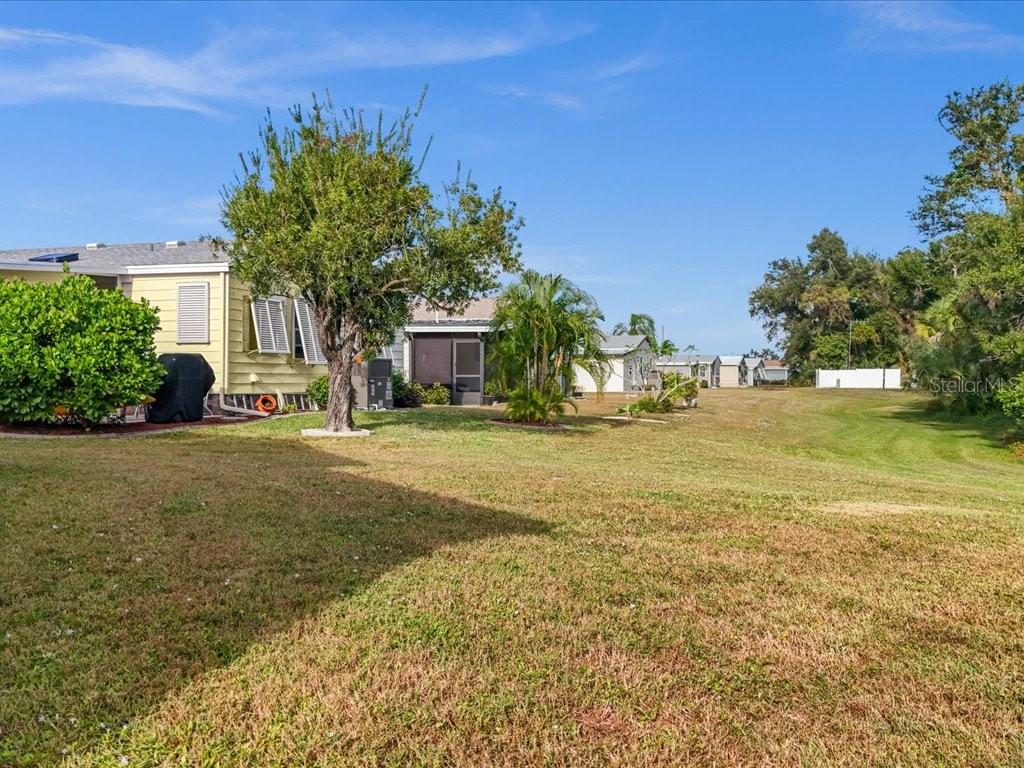 Image 29 of 46 For 809 Manchester Court