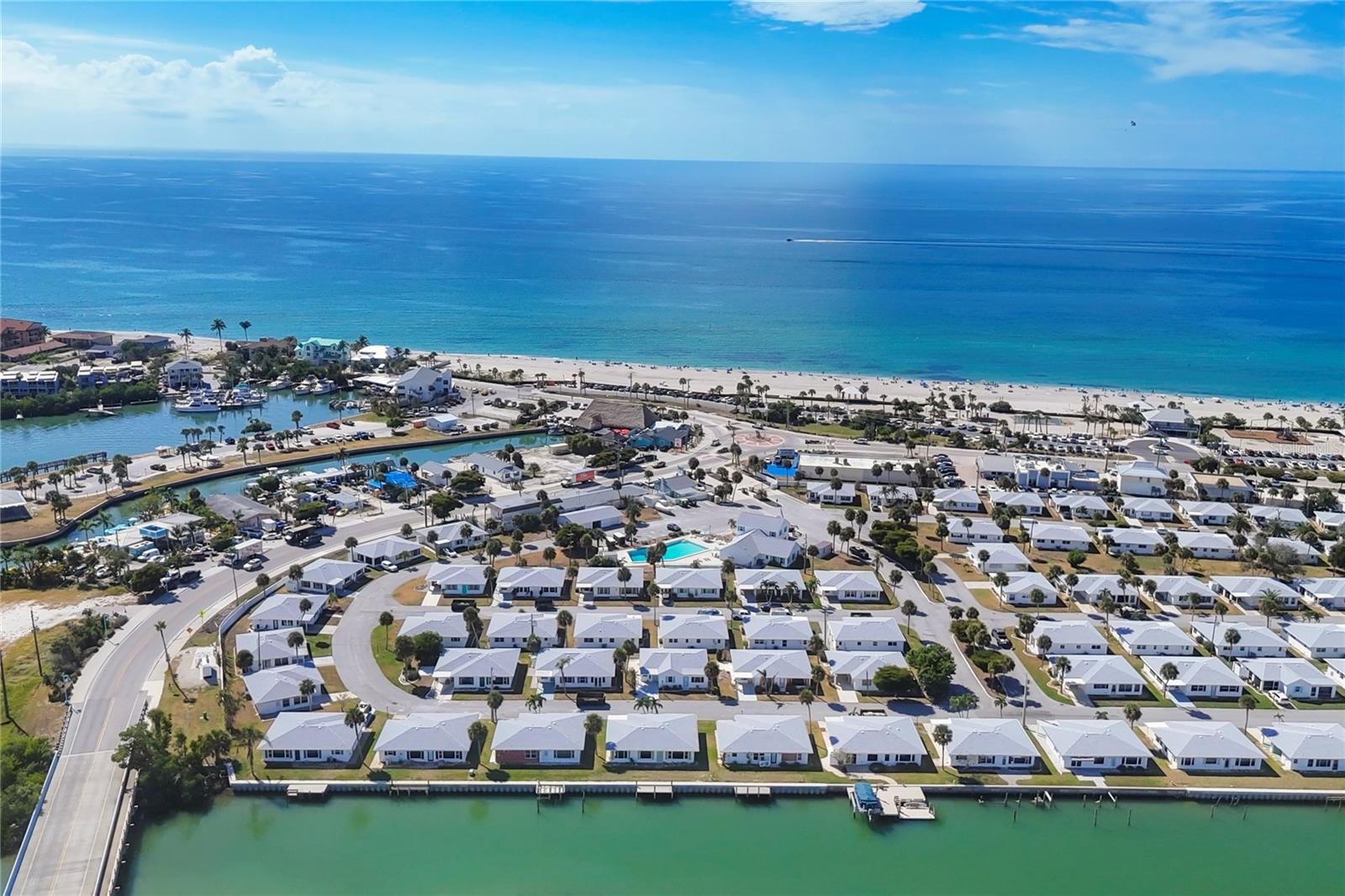 Image 19 of 37 For 1977 Beach Road 54