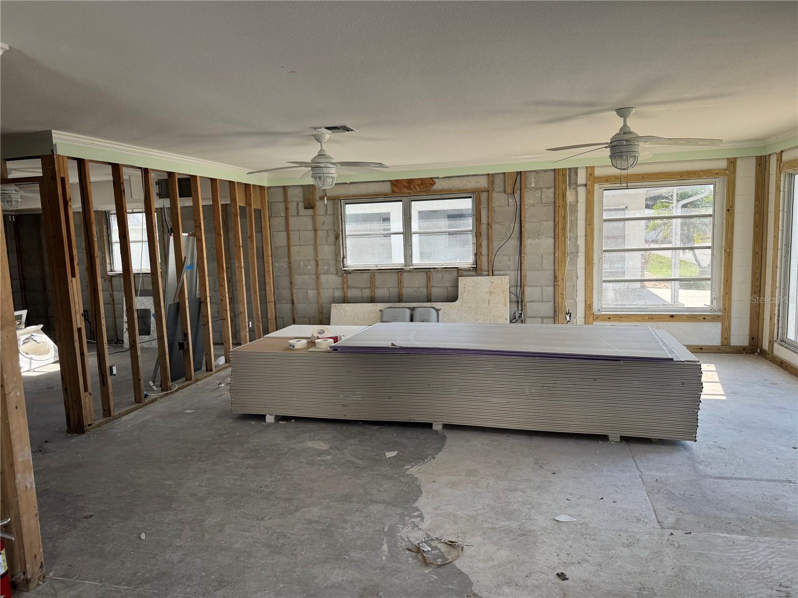 Image 2 of 37 For 1977 Beach Road 54