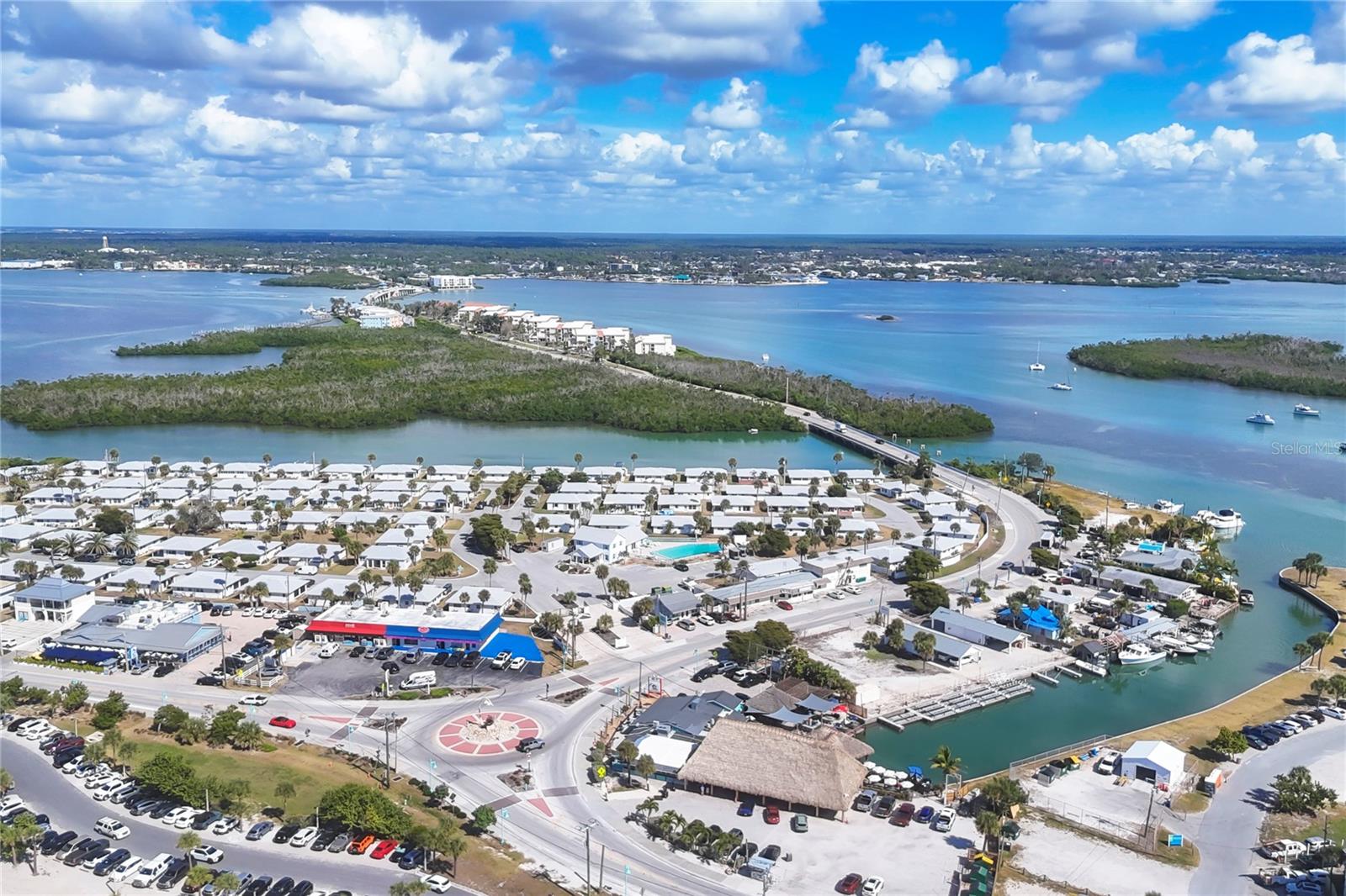 Image 24 of 37 For 1977 Beach Road 54