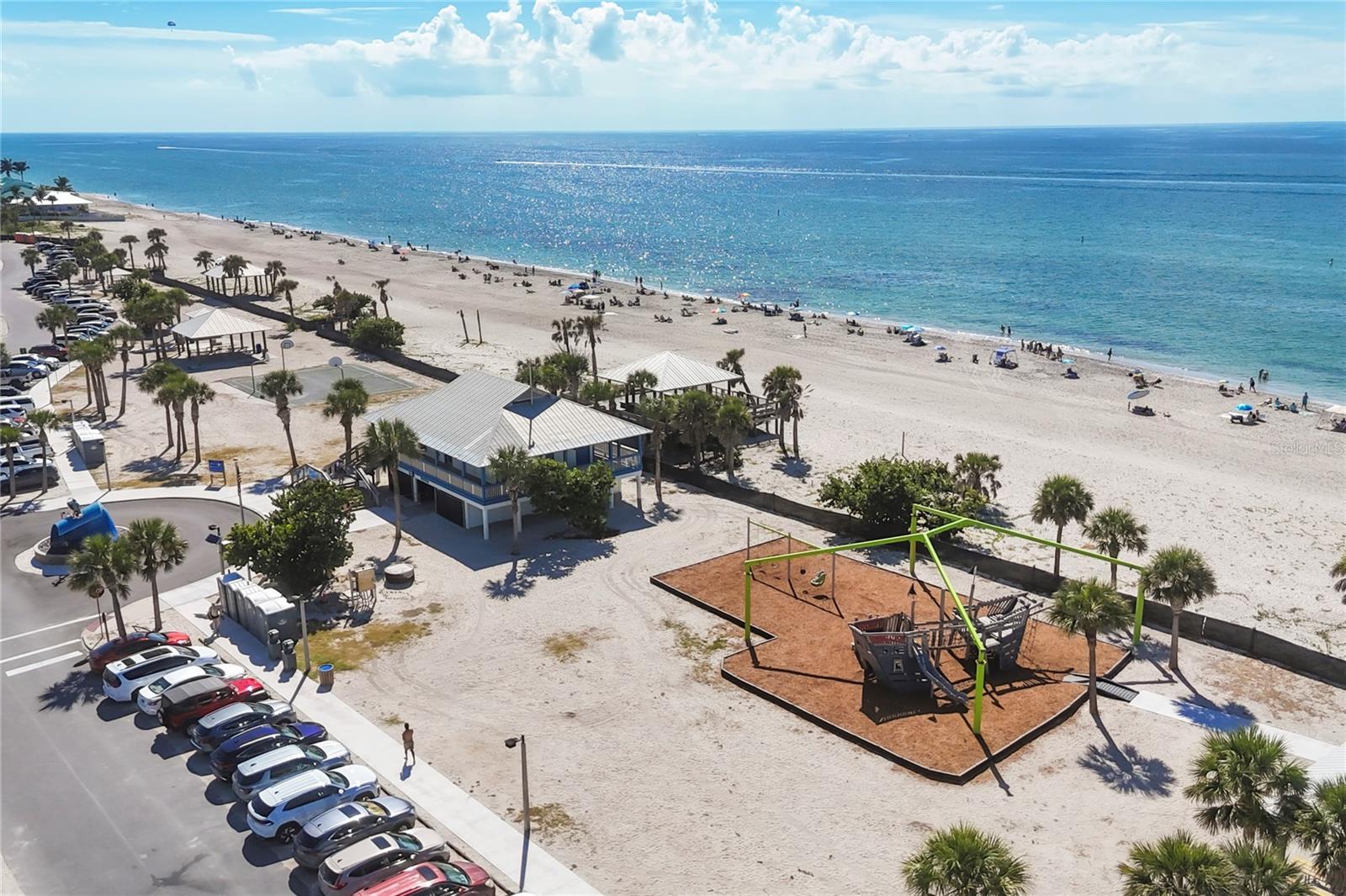 Image 29 of 37 For 1977 Beach Road 54