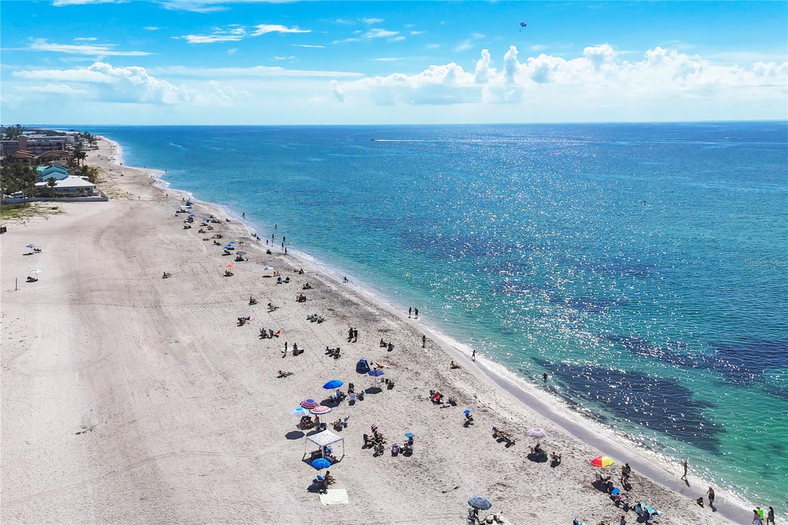 Image 32 of 37 For 1977 Beach Road 54