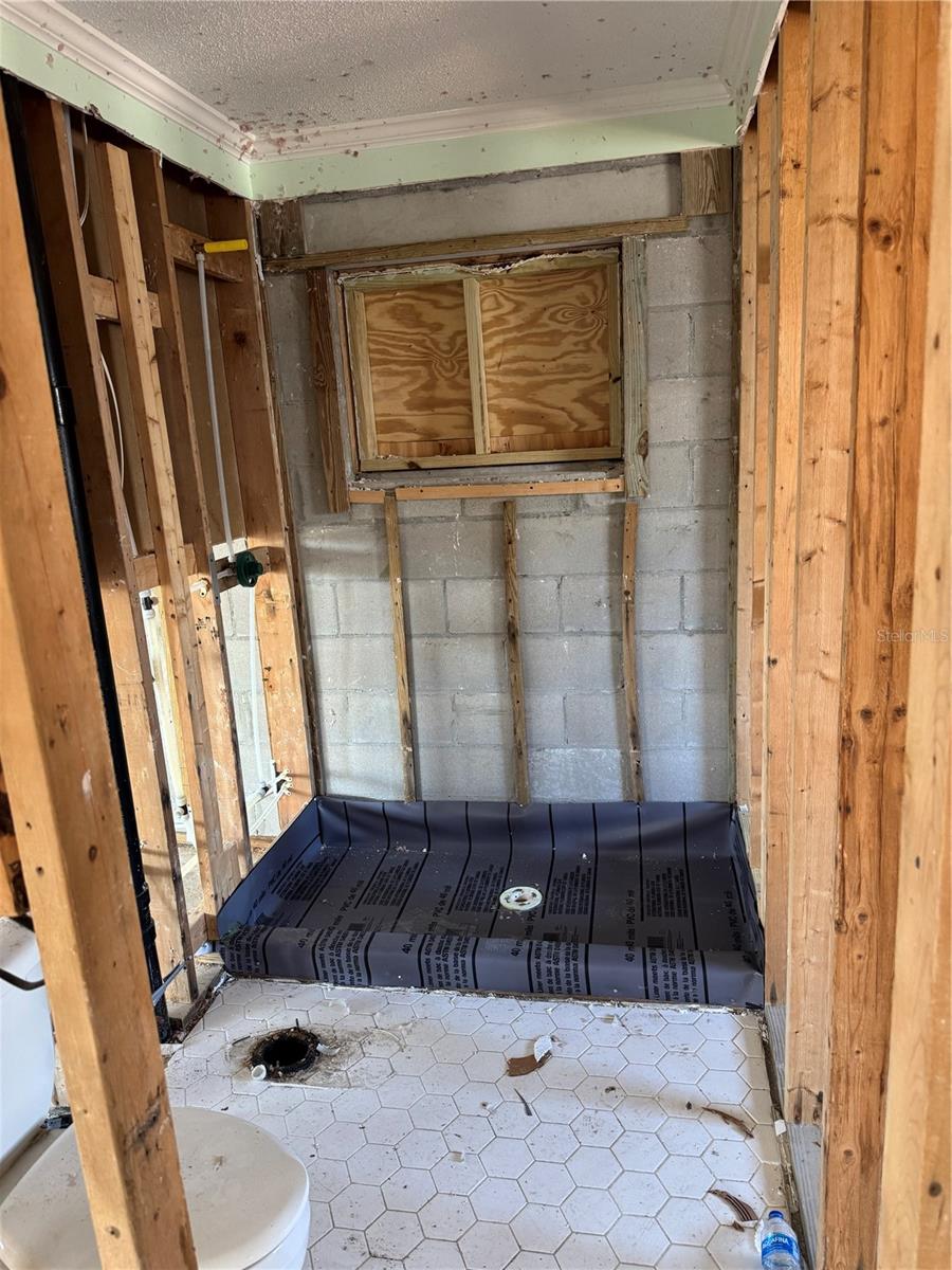 Image 35 of 37 For 1977 Beach Road 54