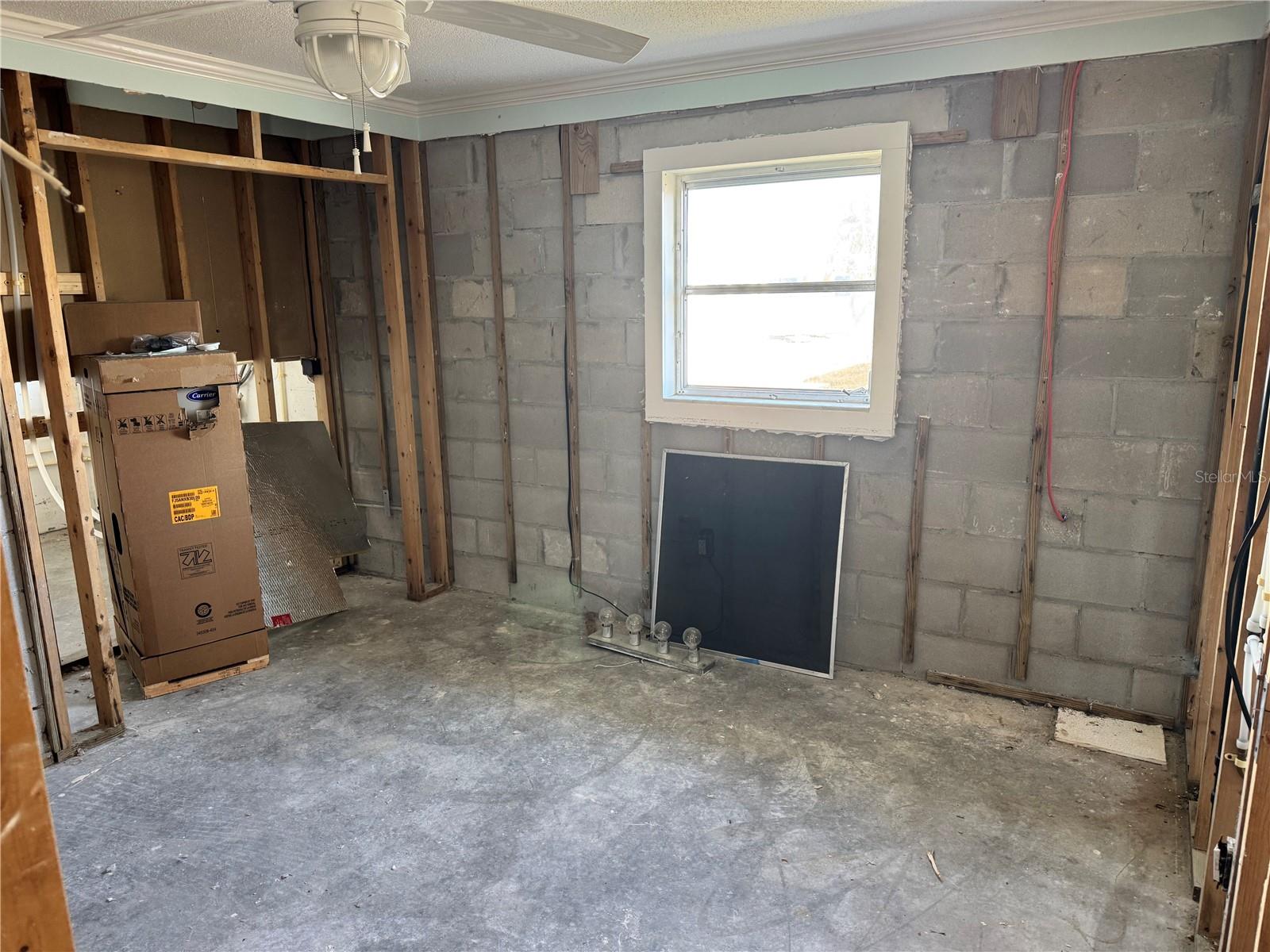 Image 36 of 37 For 1977 Beach Road 54