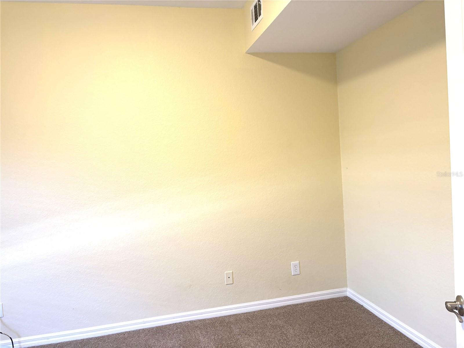 Image 25 of 62 For 242 Boundary Boulevard 114